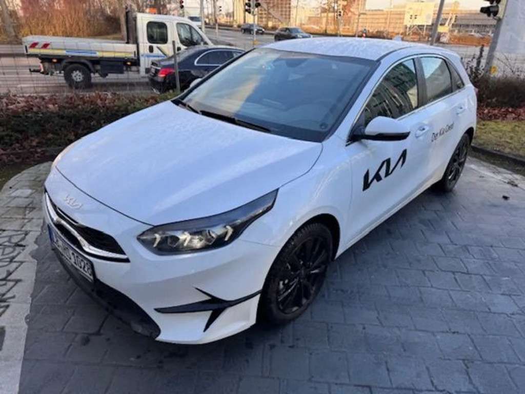 Kia Ceed 2024 Benzine
