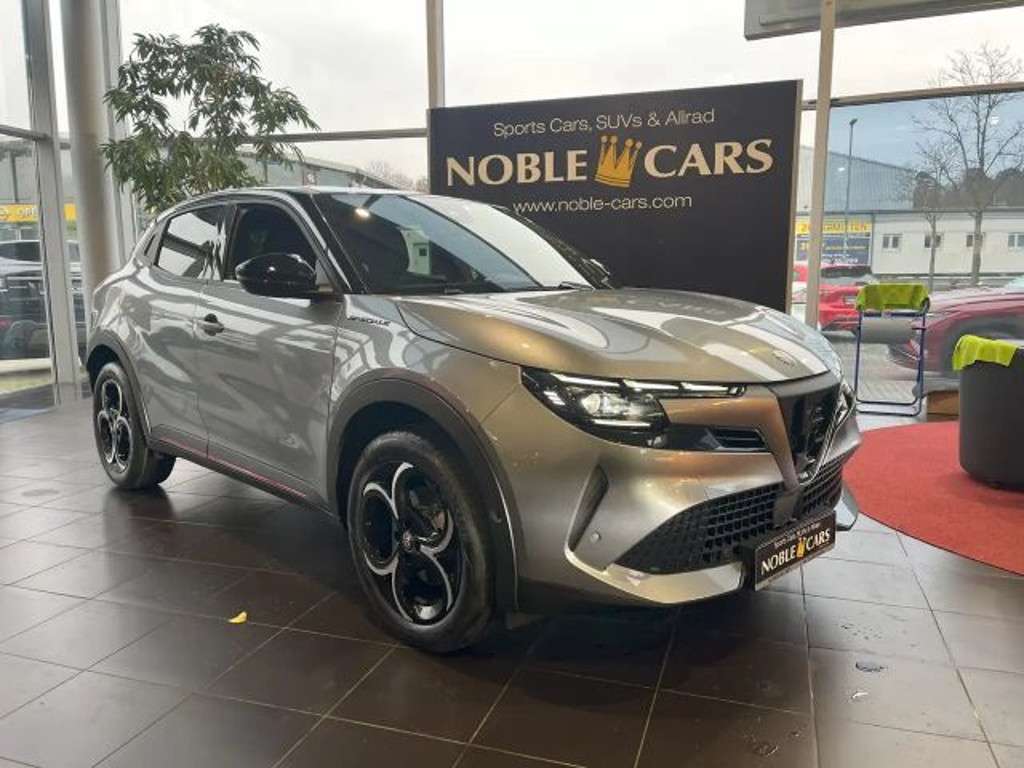 Alfa Romeo Junior 2024 Hybride Benzine