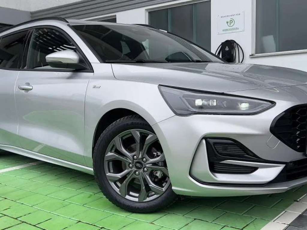 Ford Focus 2023 Benzine
