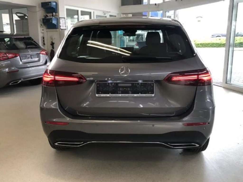 Mercedes-Benz B-Klasse 2023 Benzine