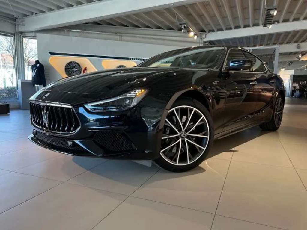 Maserati Ghibli 2023 Benzine