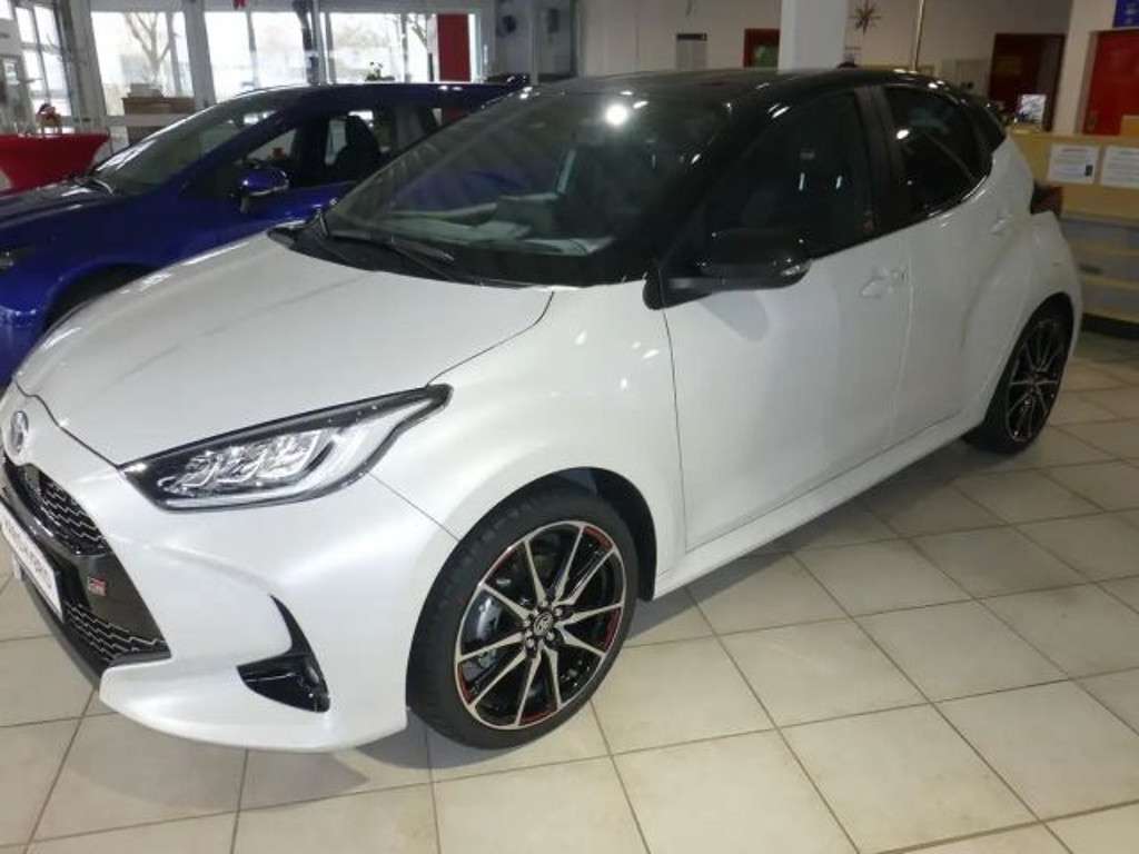 Toyota Yaris 2024 Benzine