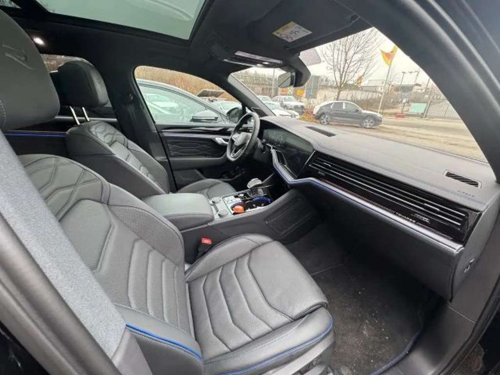 Volkswagen Touareg 2023 Hybride Benzine