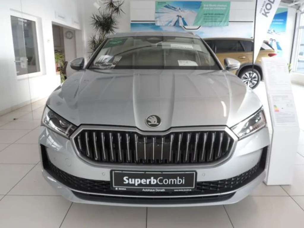 Skoda Superb 2025 Benzine