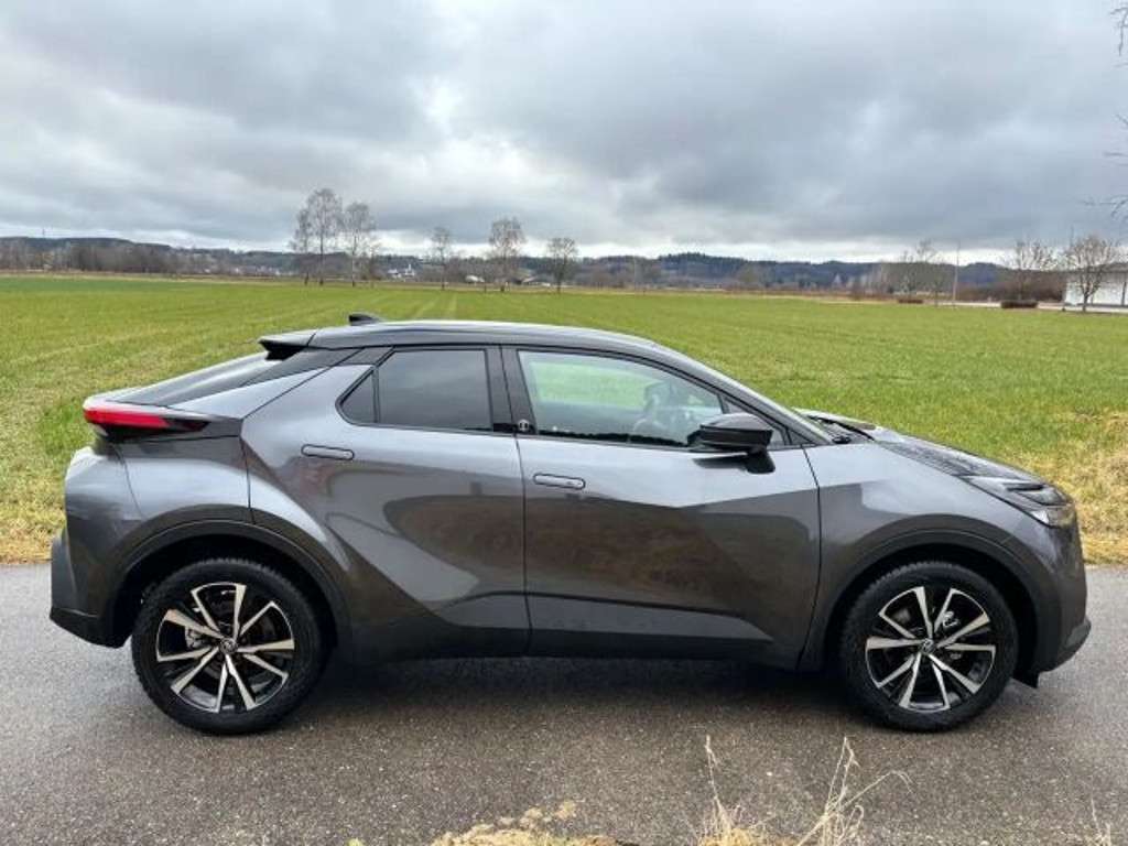 Toyota C-HR 2024 Hybride Benzine