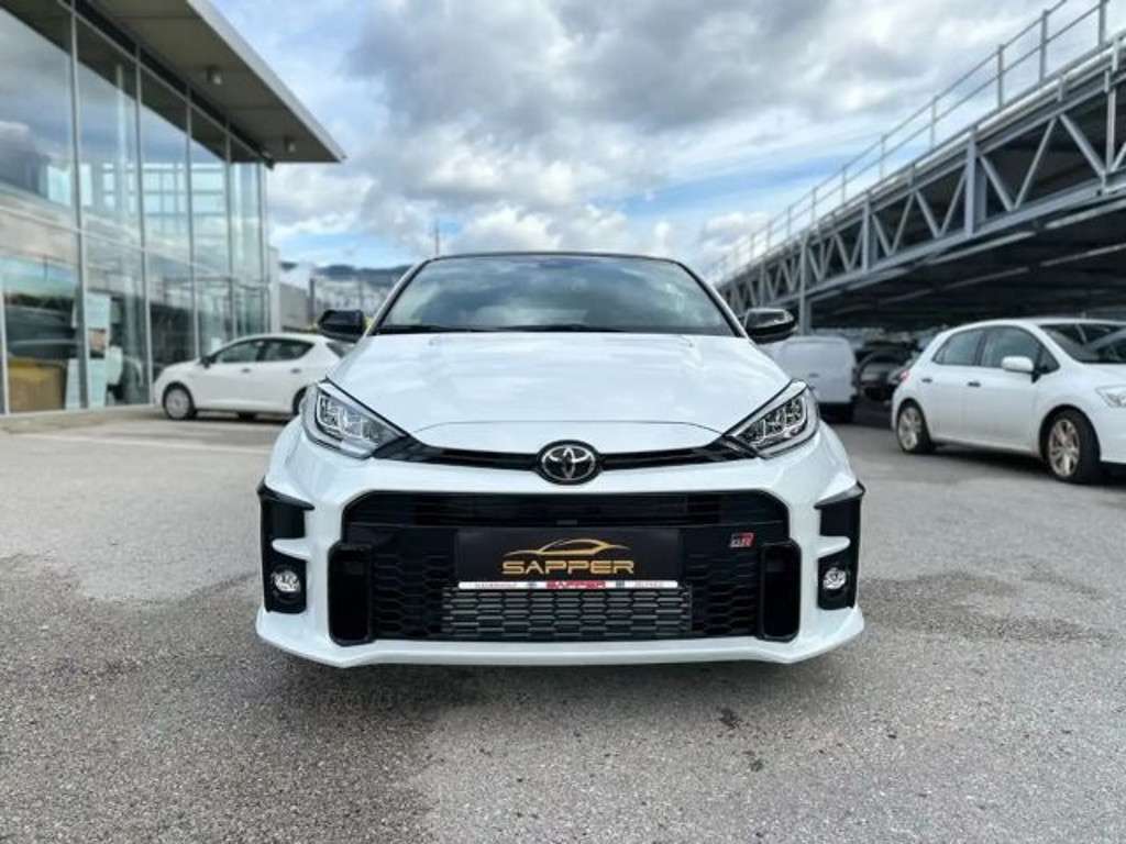 Toyota Yaris 2024 Benzine