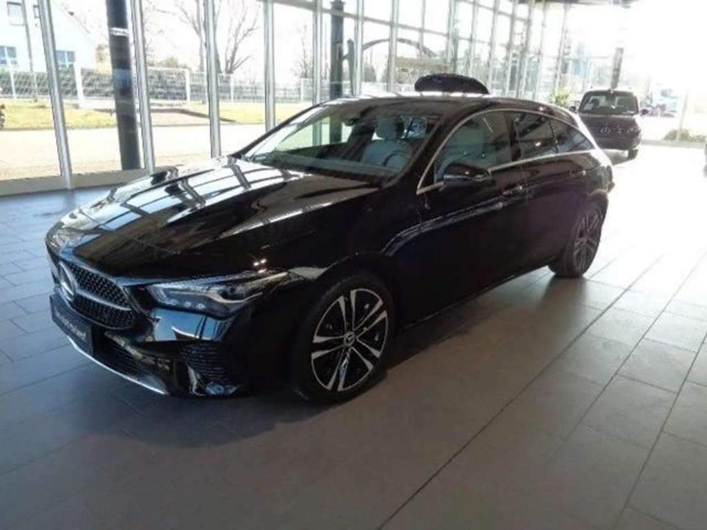Mercedes-Benz CLA-Klasse 2023 Benzine