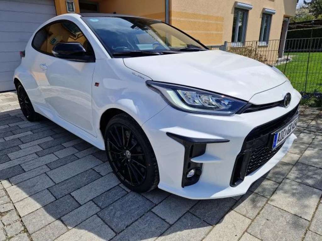 Toyota Yaris 2024 Benzine