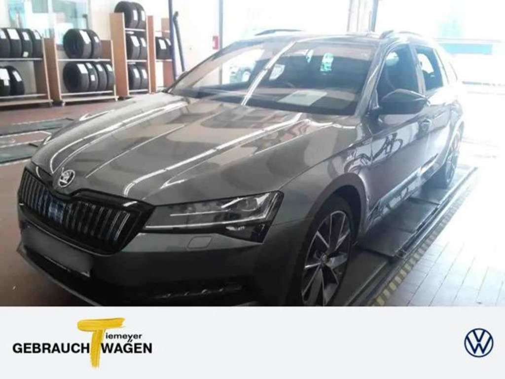 Skoda Superb 2023 Hybride Benzine