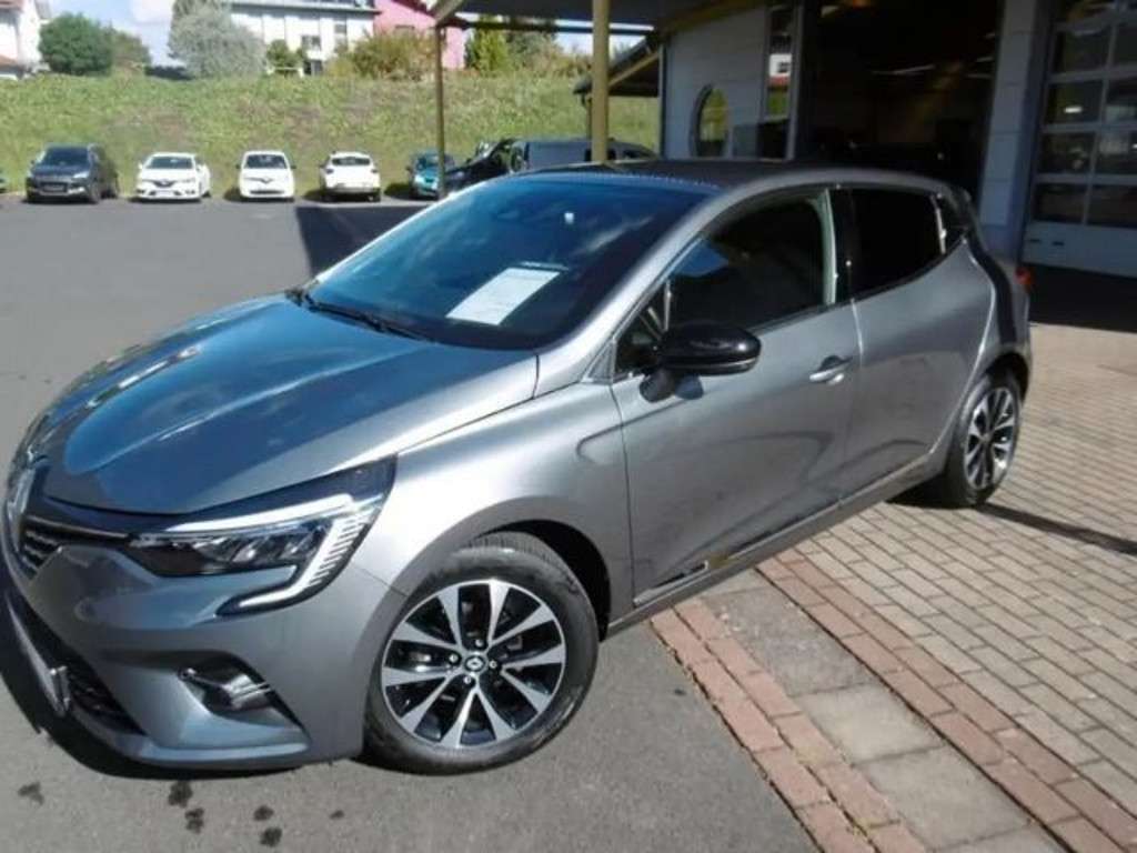Renault Clio 2023 Benzine