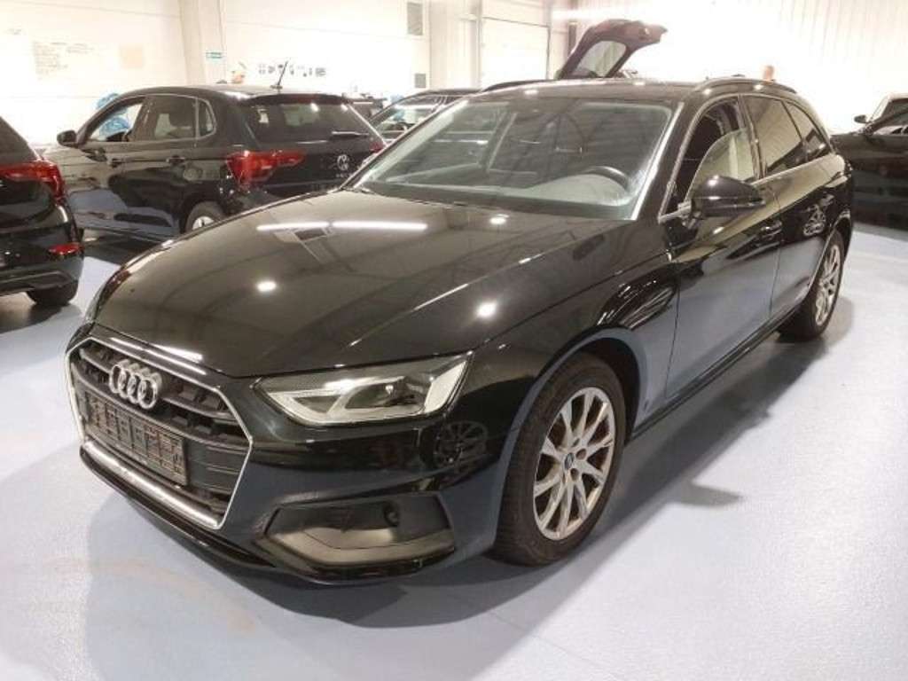 Audi A4 2022 Benzine