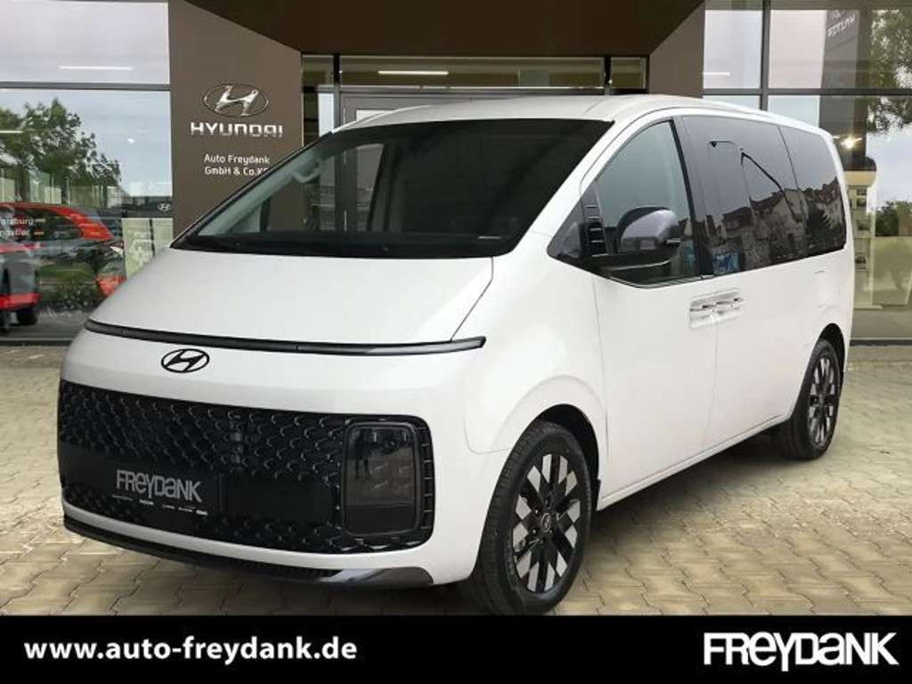 Hyundai Staria 2025 Benzine