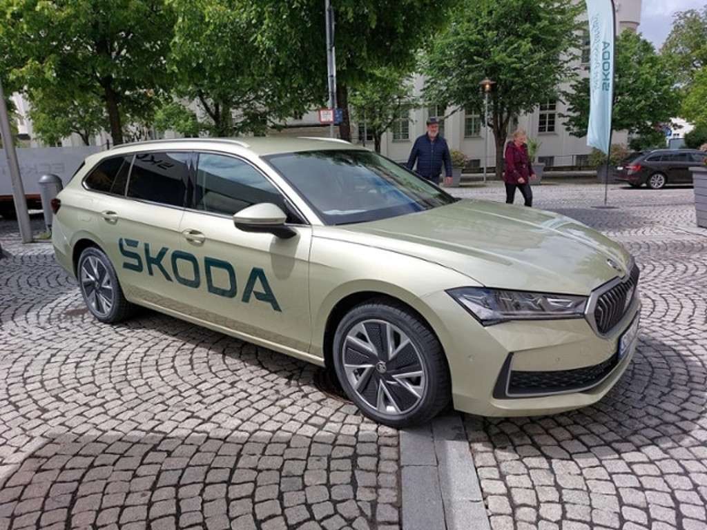 Skoda Superb 2024 Benzine