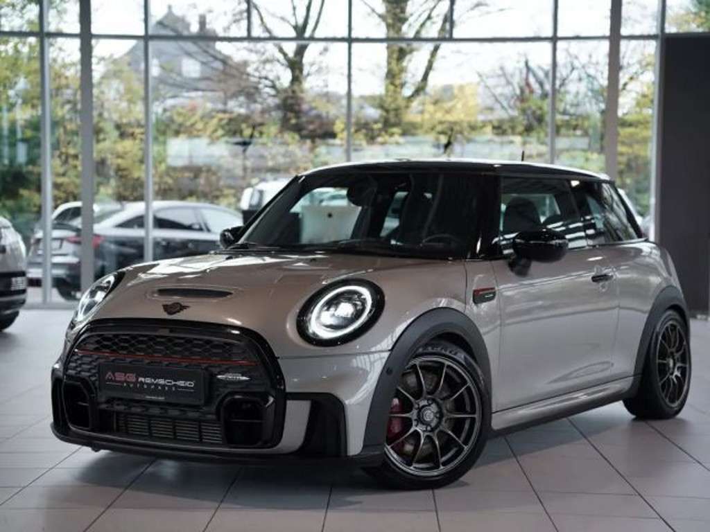 Mini John Cooper Works 2021 Benzine