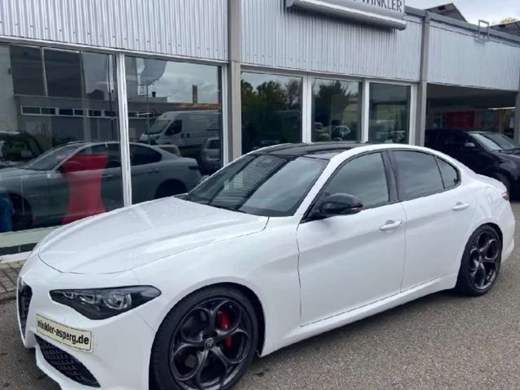 Alfa Romeo Giulia 2024 Benzine