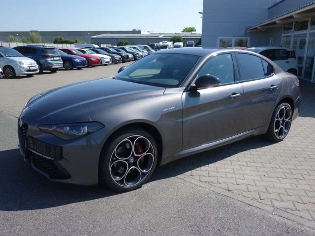 Alfa Romeo Giulia 2024 Benzine
