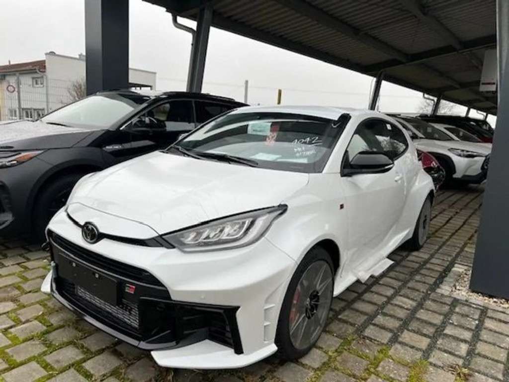 Toyota Yaris 2024 Benzine