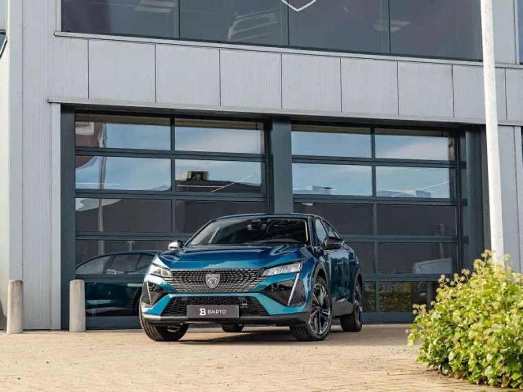 Peugeot 408 2023 Hybride Benzine