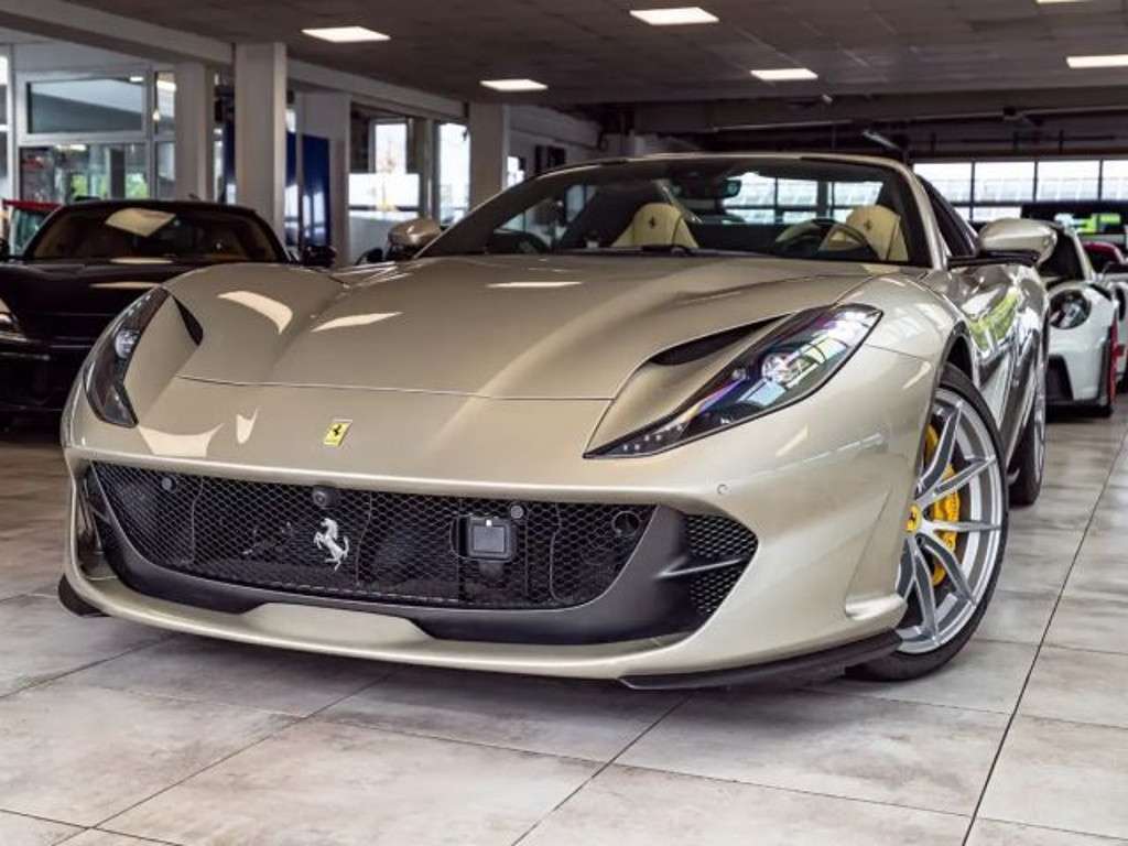 Ferrari 812 2022 Benzine