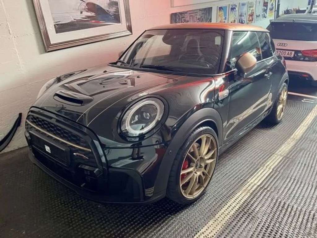 Mini John Cooper Works 2022 Benzine