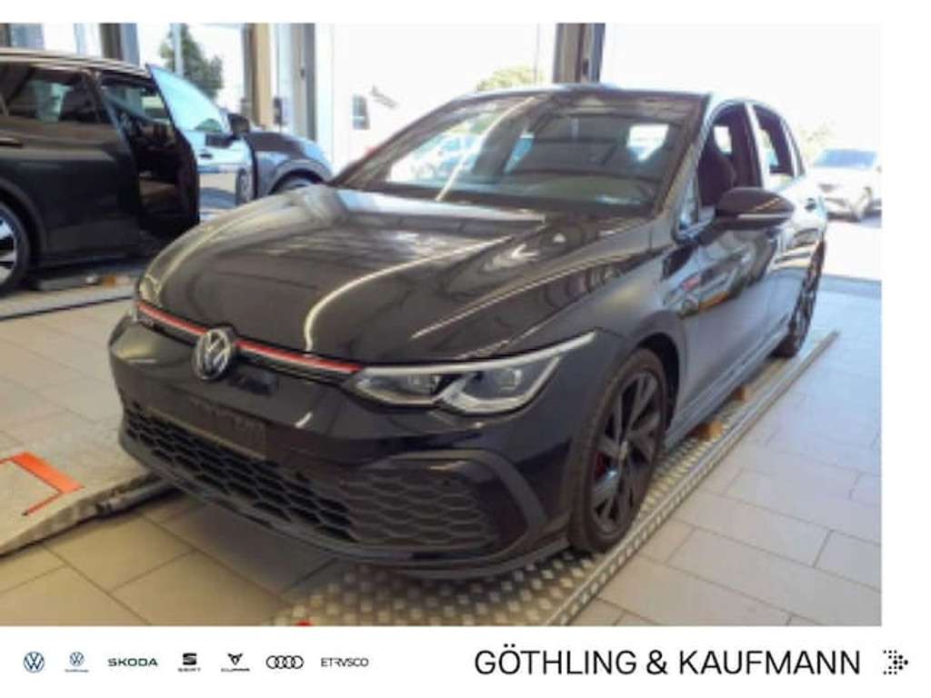 Volkswagen Golf 2024 Benzine